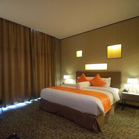 Grand Alora Hotel Алор Сетар Екстериор снимка