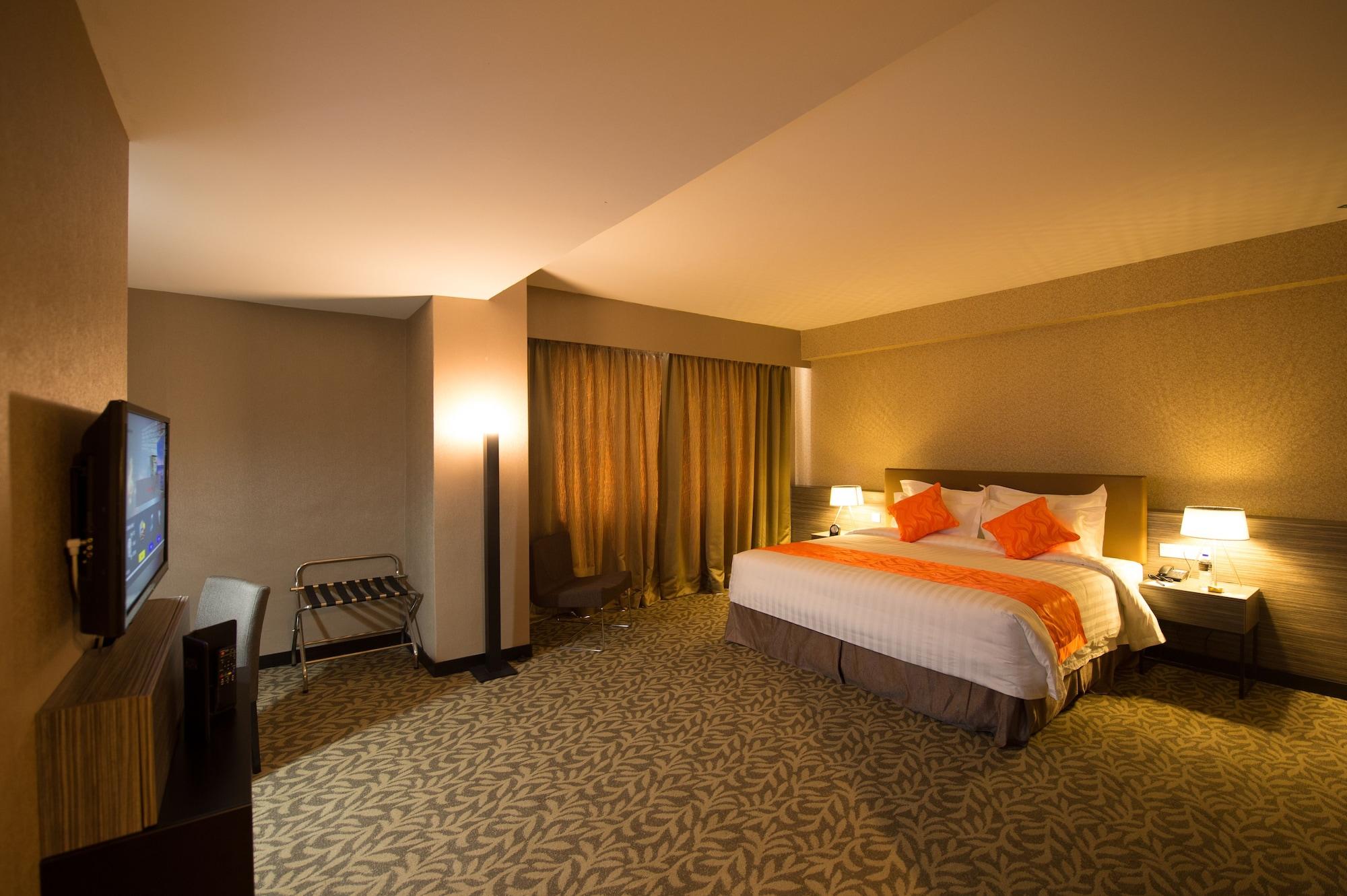 Grand Alora Hotel Алор Сетар Екстериор снимка