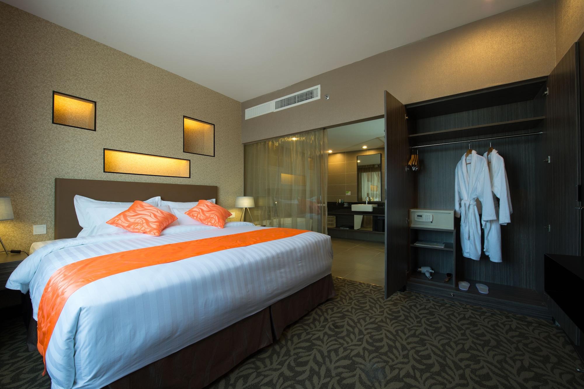 Grand Alora Hotel Алор Сетар Екстериор снимка
