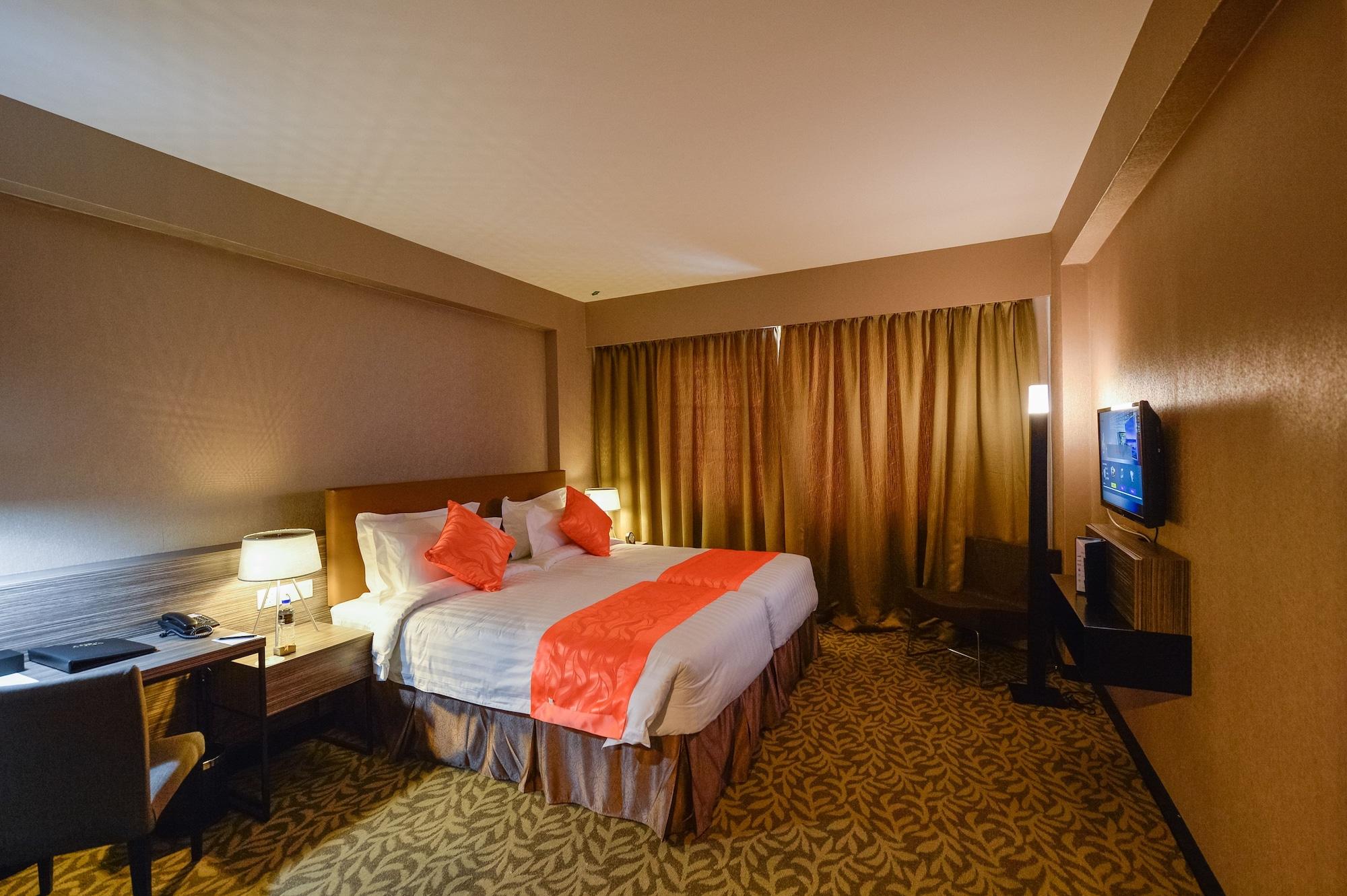 Grand Alora Hotel Алор Сетар Екстериор снимка