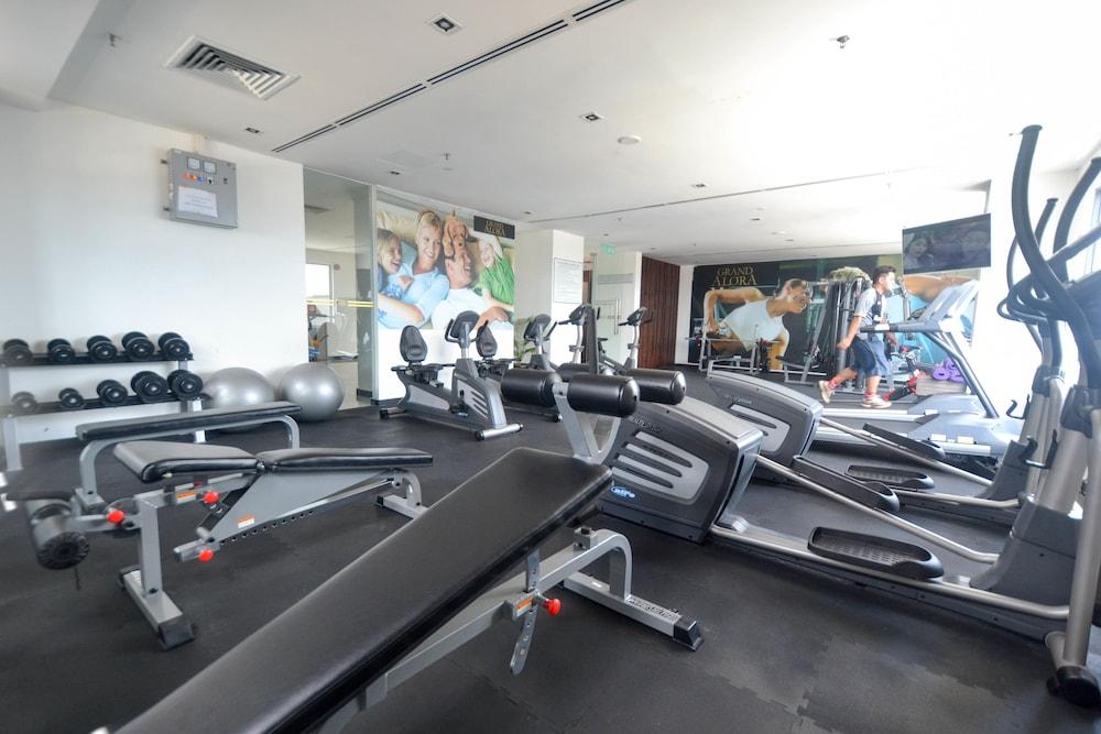 Grand Alora Hotel Алор Сетар Екстериор снимка