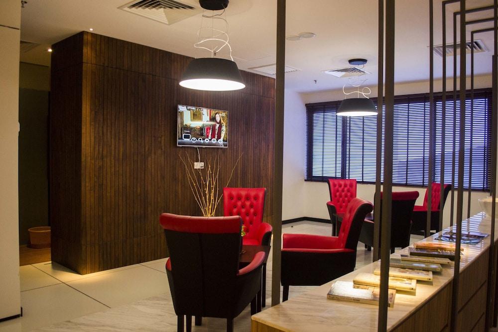 Grand Alora Hotel Алор Сетар Екстериор снимка
