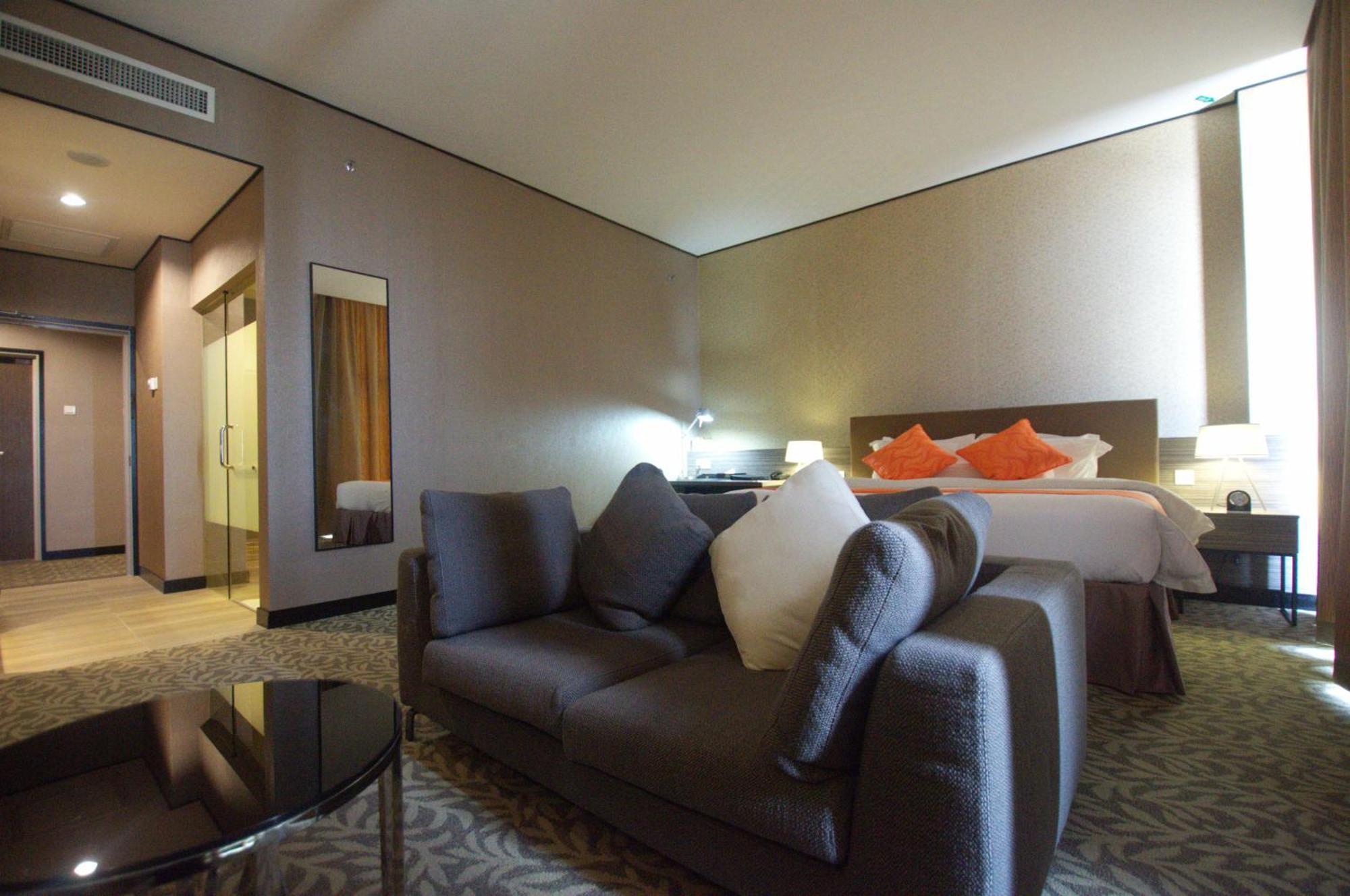 Grand Alora Hotel Алор Сетар Екстериор снимка