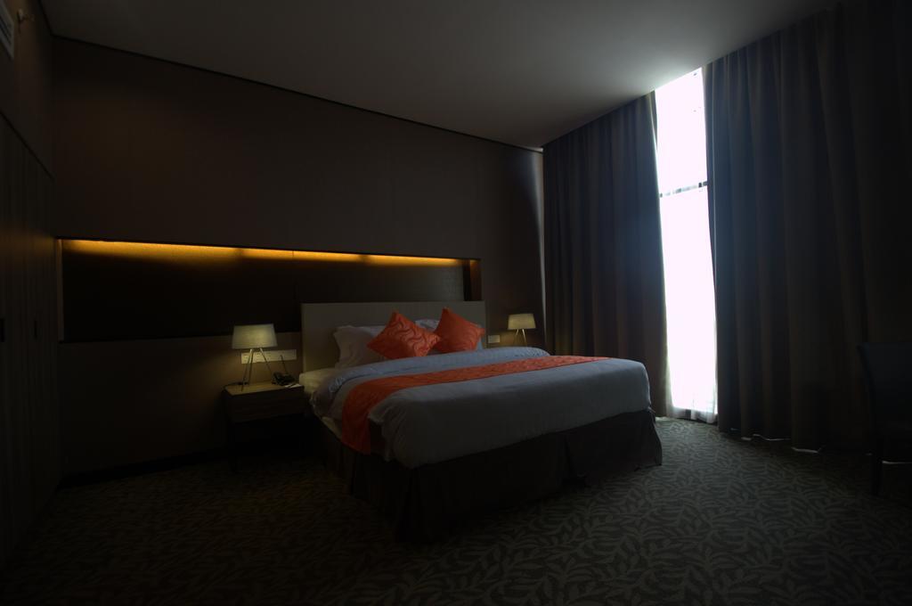 Grand Alora Hotel Алор Сетар Екстериор снимка