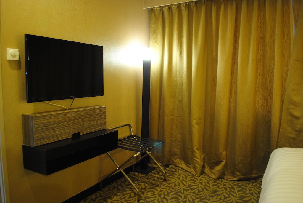 Grand Alora Hotel Алор Сетар Екстериор снимка