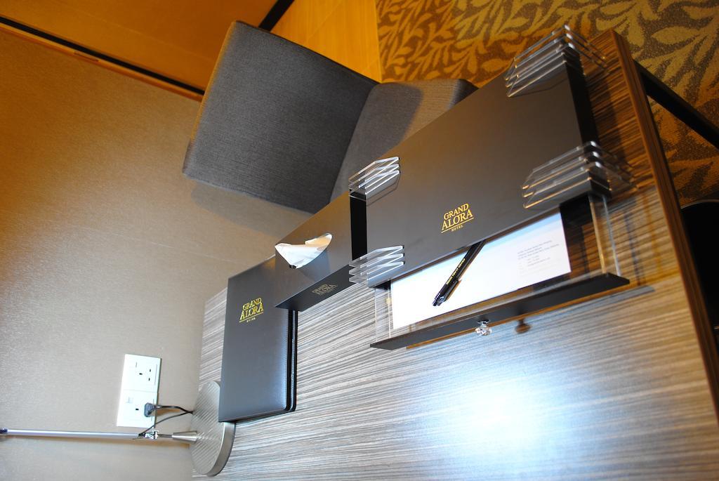 Grand Alora Hotel Алор Сетар Екстериор снимка