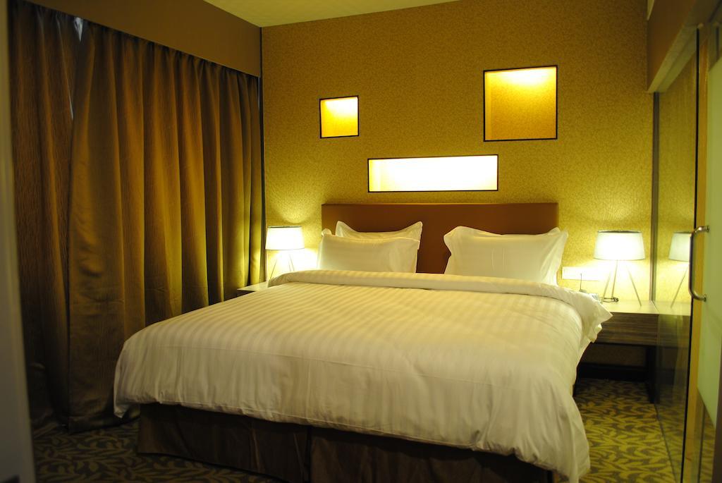 Grand Alora Hotel Алор Сетар Екстериор снимка