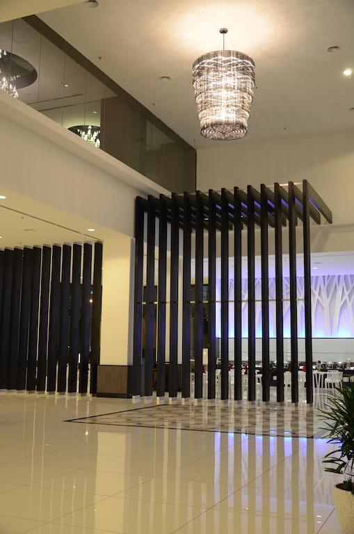Grand Alora Hotel Алор Сетар Екстериор снимка