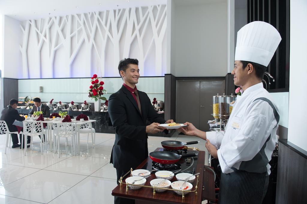 Grand Alora Hotel Алор Сетар Екстериор снимка