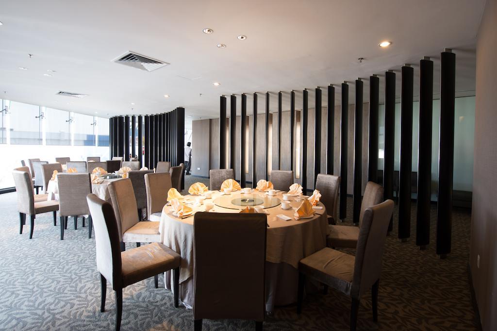 Grand Alora Hotel Алор Сетар Екстериор снимка